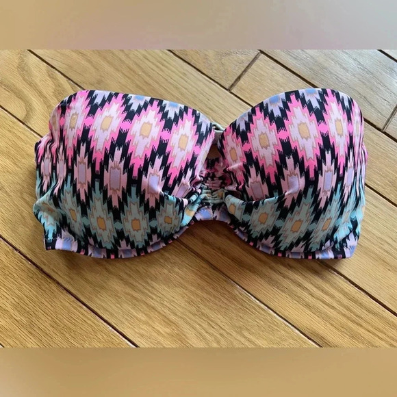 Victoria’s Secret - 32D Swim Bandeau Top - Picture 1 of 3